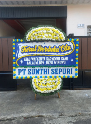 Papan Bunga Duka di Pulau Maya
