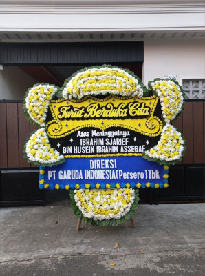 Papan Bunga Duka di Pulau Maya